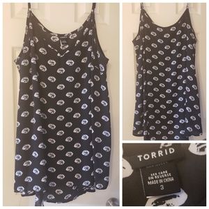NWOT Torrid lipstick kiss print chiffon high low